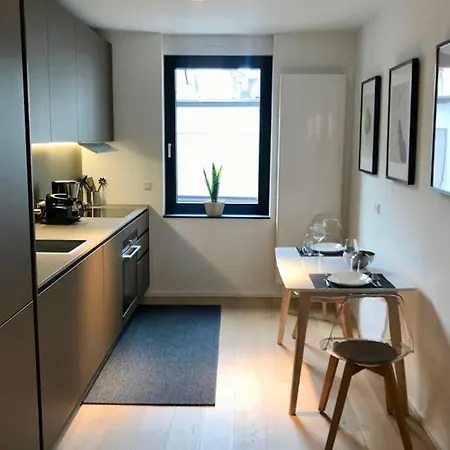 Modern 2 Bedrooms Luxury Flat *
